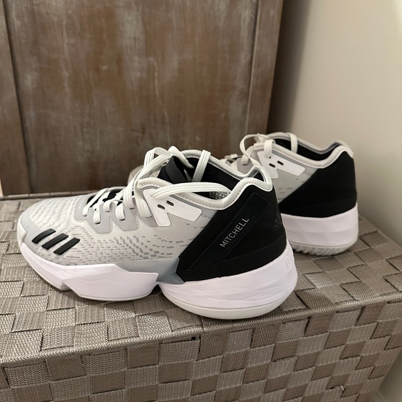 Adidas D.O.N ISSUE 4 MINT CONDITION - Picture 2 of 6